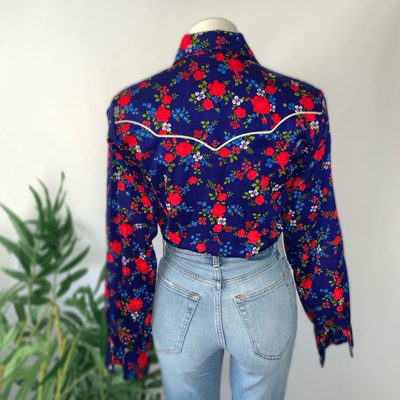 v i n t a g e :: Western Pearl Snap Floral Dagger Collar Shirt - Picture 11 of 12